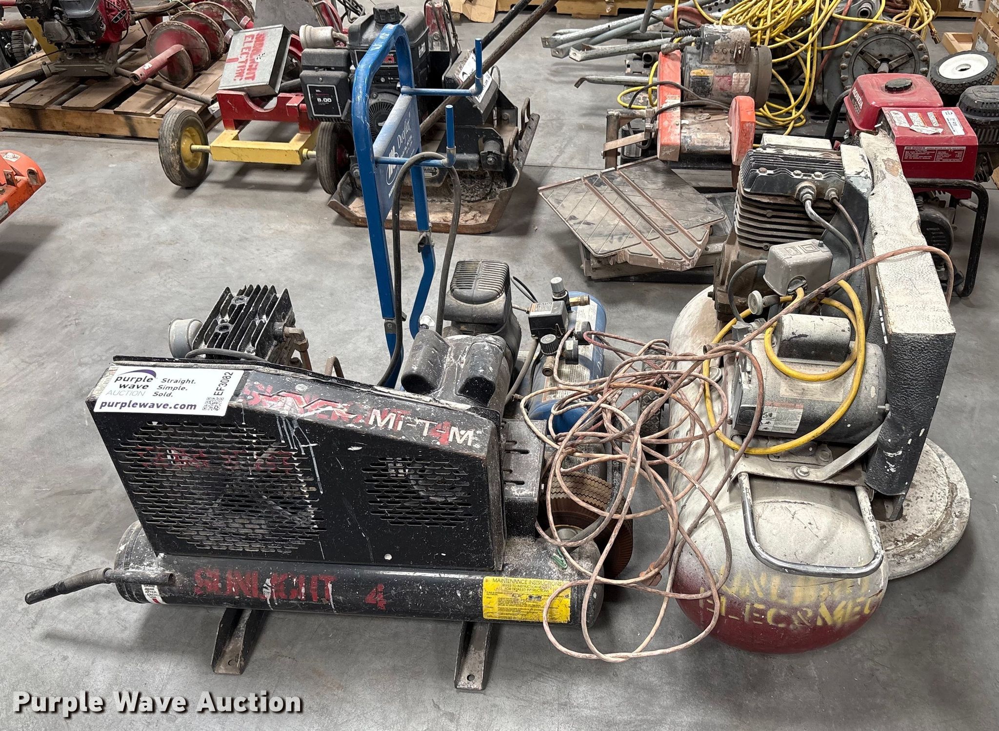 3) air compressors in El Paso, TX | Item EF3082 sold | Purple Wave
