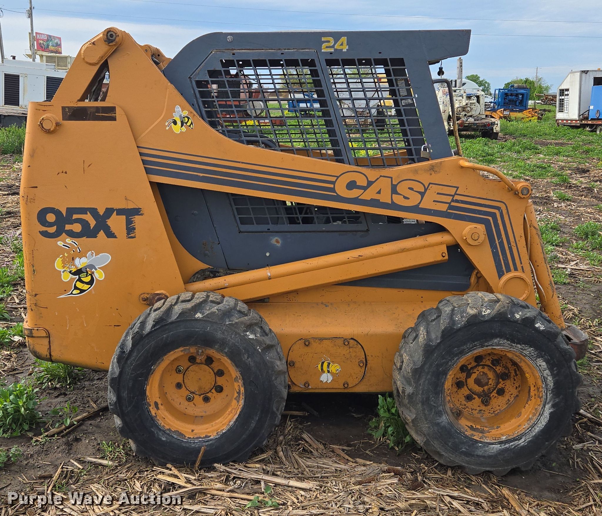 2001 Case 95XT skid steer loader in Odessa, MO | Item EM7154
