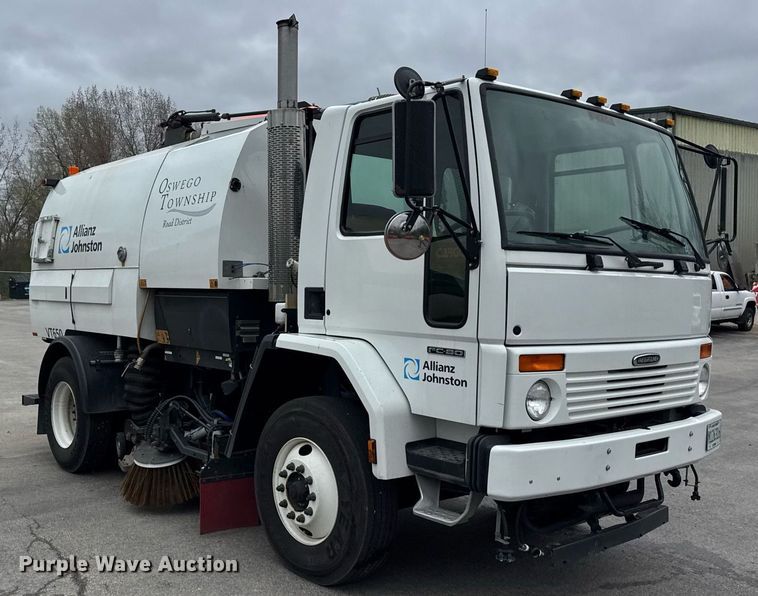 image for item DH9927 2007 Freightliner FC80 street sweeper truck