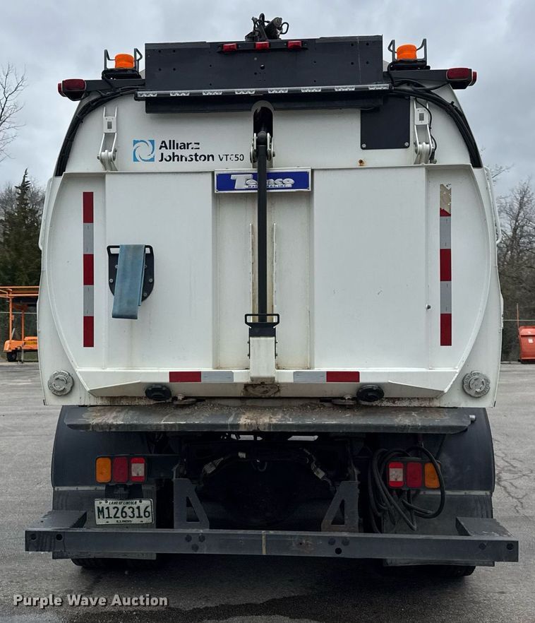 image for item DH9927 2007 Freightliner FC80 street sweeper truck