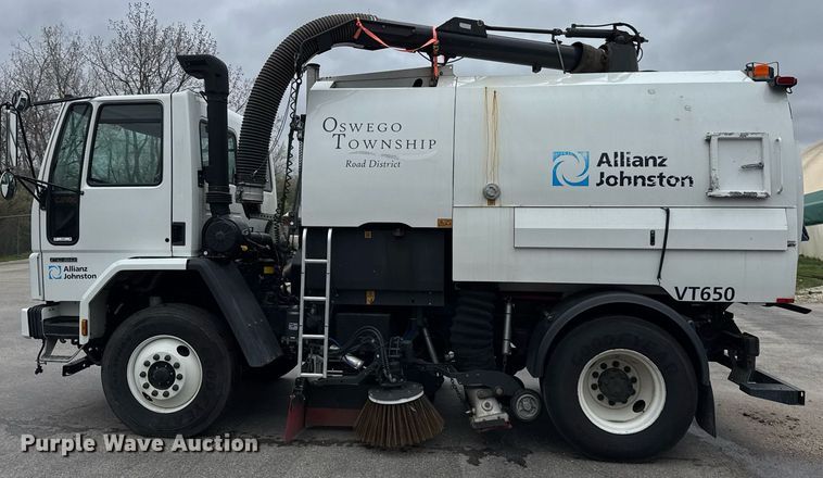 image for item DH9927 2007 Freightliner FC80 street sweeper truck