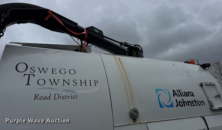 image for item DH9927 2007 Freightliner FC80 street sweeper truck