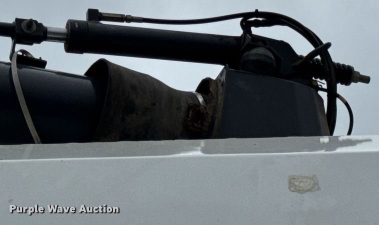 image for item DH9927 2007 Freightliner FC80 street sweeper truck