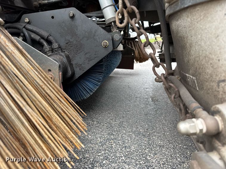 image for item DH9927 2007 Freightliner FC80 street sweeper truck