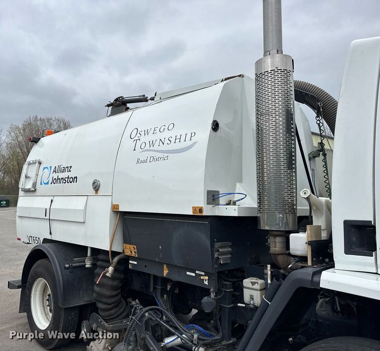 image for item DH9927 2007 Freightliner FC80 street sweeper truck