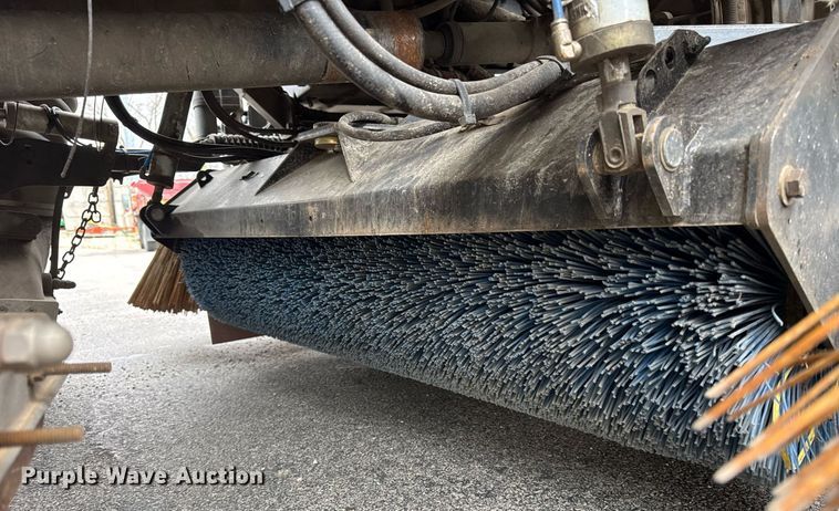 image for item DH9927 2007 Freightliner FC80 street sweeper truck