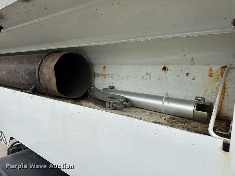 image for item DH9927 2007 Freightliner FC80 street sweeper truck