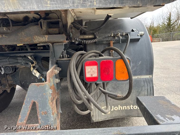 image for item DH9927 2007 Freightliner FC80 street sweeper truck