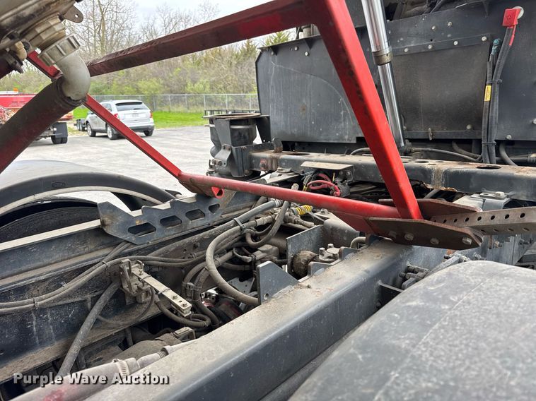 image for item DH9927 2007 Freightliner FC80 street sweeper truck