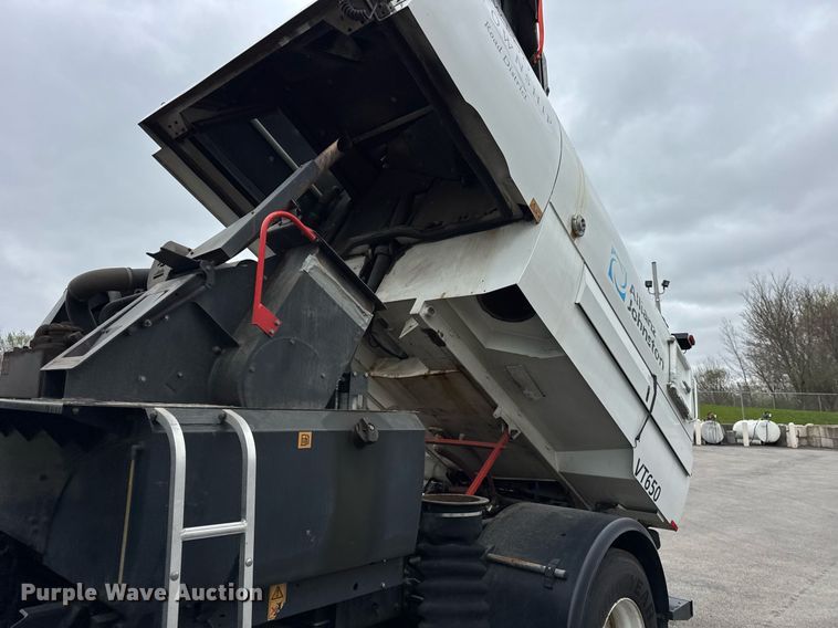 image for item DH9927 2007 Freightliner FC80 street sweeper truck