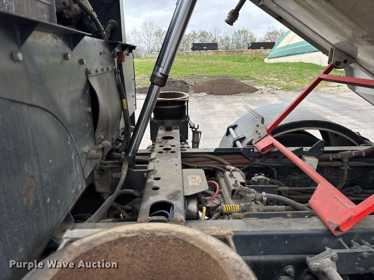 image for item DH9927 2007 Freightliner FC80 street sweeper truck