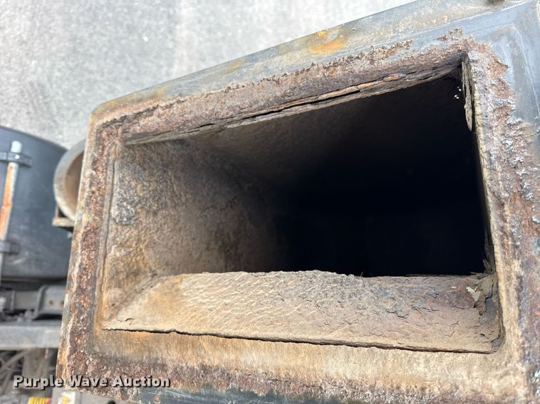 image for item DH9927 2007 Freightliner FC80 street sweeper truck