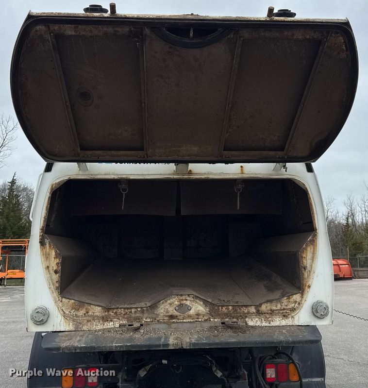 image for item DH9927 2007 Freightliner FC80 street sweeper truck