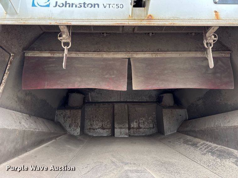 image for item DH9927 2007 Freightliner FC80 street sweeper truck