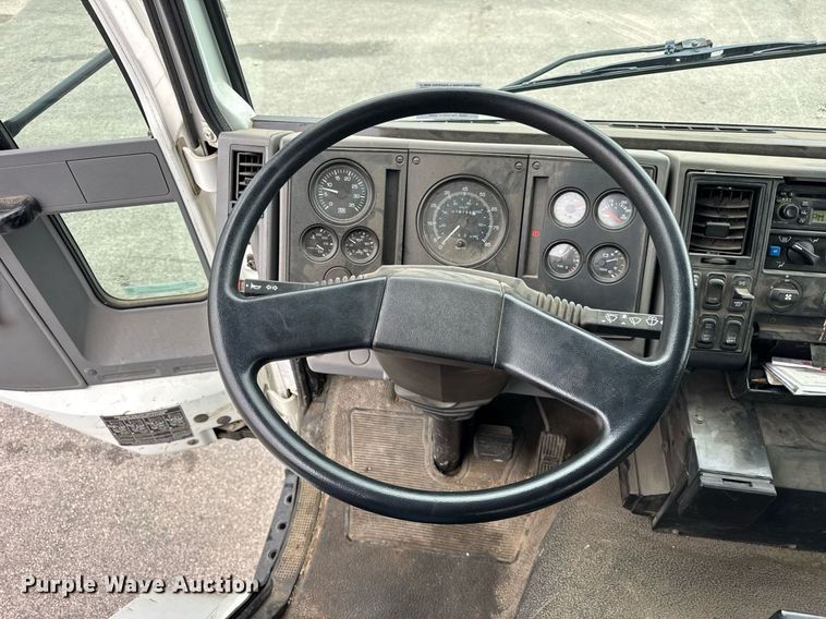 image for item DH9927 2007 Freightliner FC80 street sweeper truck