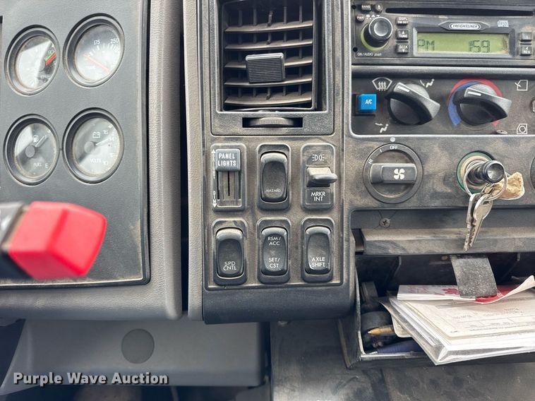 image for item DH9927 2007 Freightliner FC80 street sweeper truck