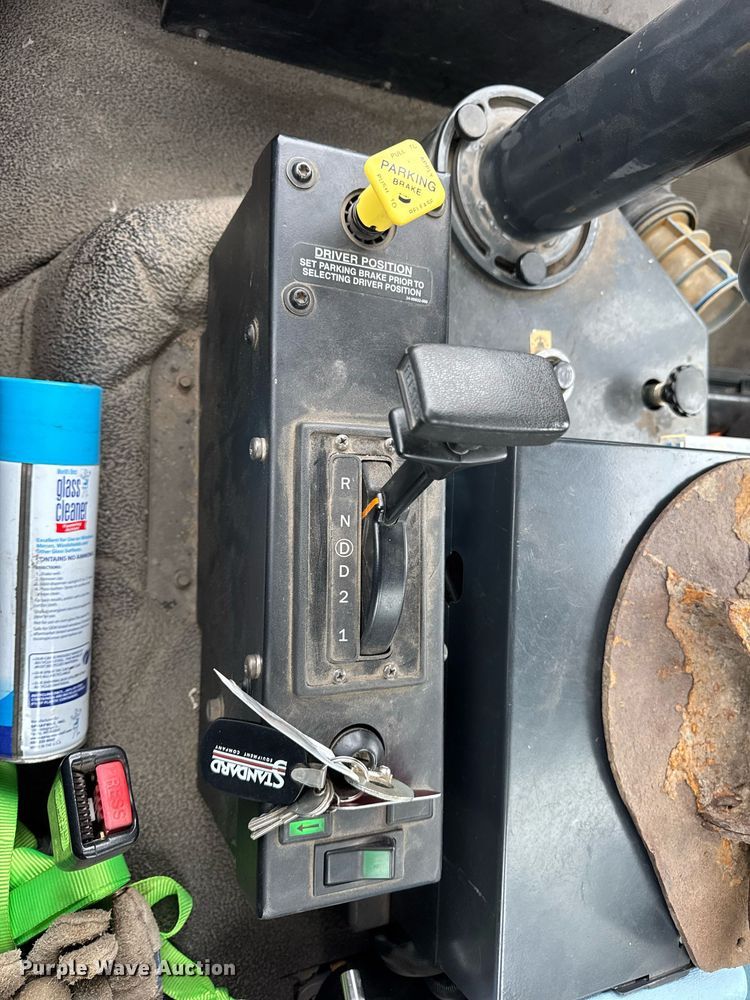 image for item DH9927 2007 Freightliner FC80 street sweeper truck