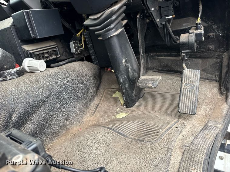 image for item DH9927 2007 Freightliner FC80 street sweeper truck