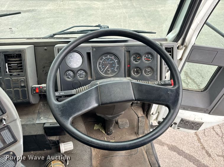 image for item DH9927 2007 Freightliner FC80 street sweeper truck