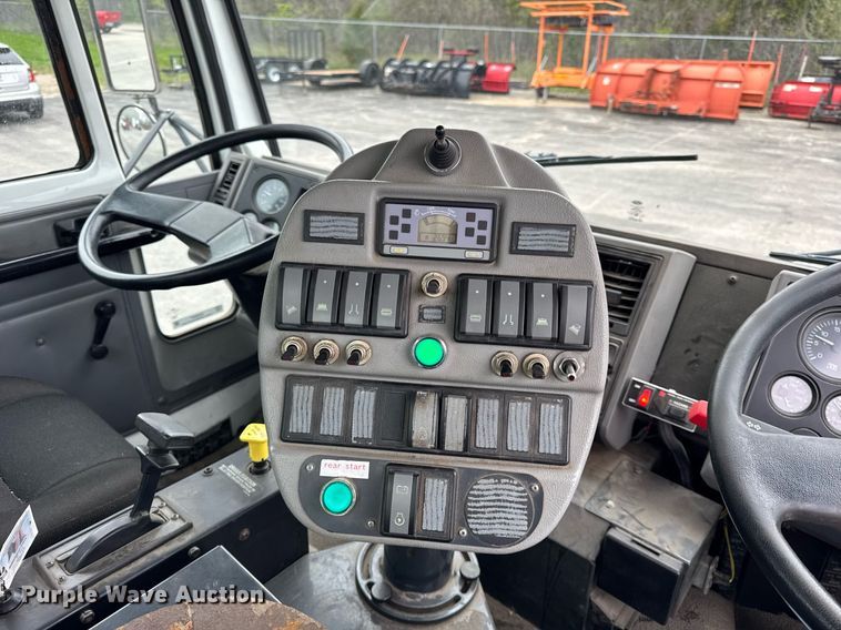 image for item DH9927 2007 Freightliner FC80 street sweeper truck