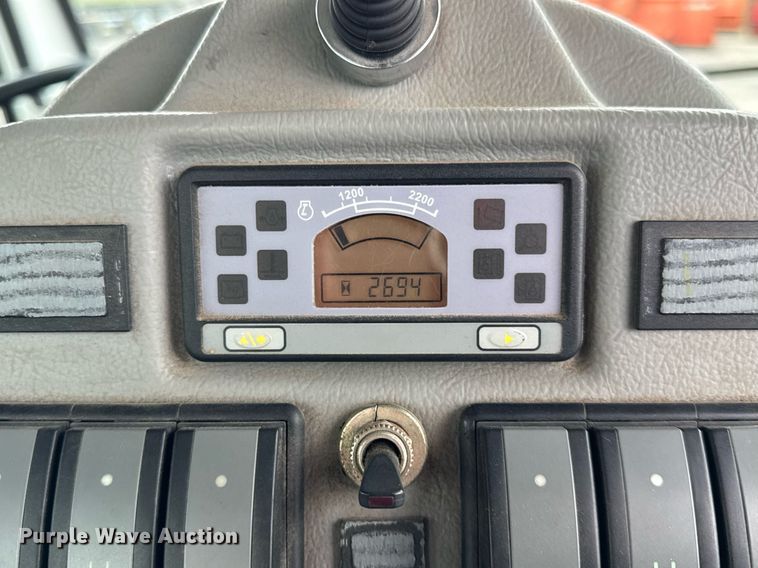 image for item DH9927 2007 Freightliner FC80 street sweeper truck