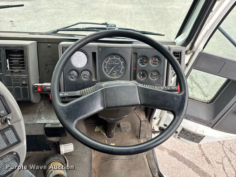 image for item DH9927 2007 Freightliner FC80 street sweeper truck