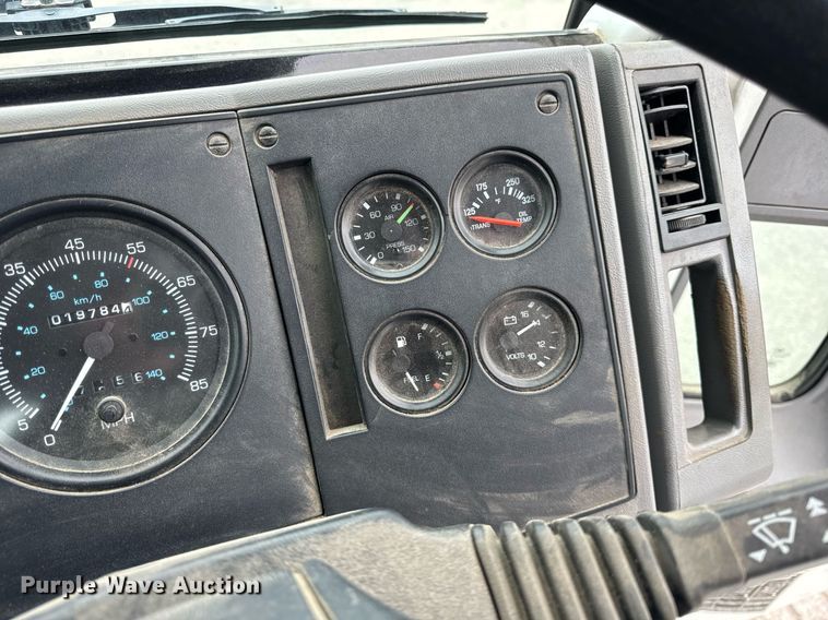 image for item DH9927 2007 Freightliner FC80 street sweeper truck