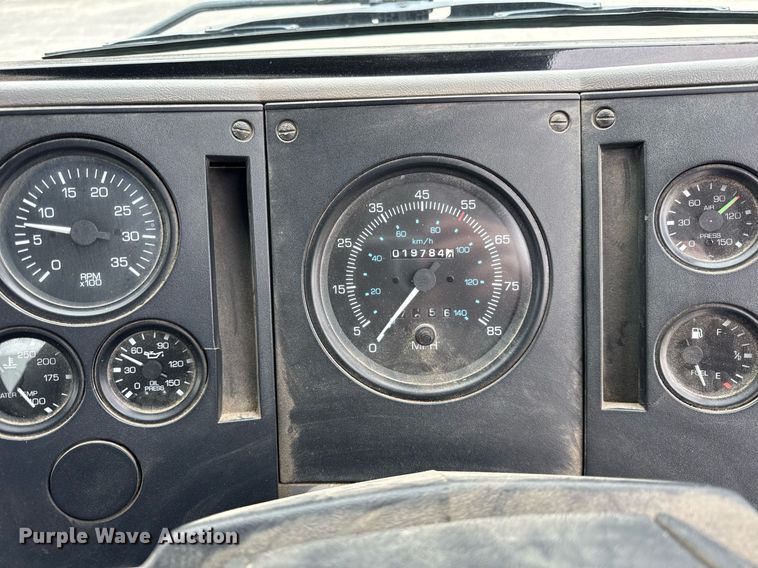 image for item DH9927 2007 Freightliner FC80 street sweeper truck