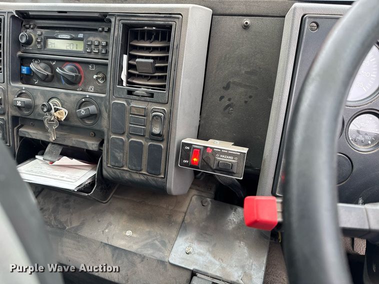 image for item DH9927 2007 Freightliner FC80 street sweeper truck