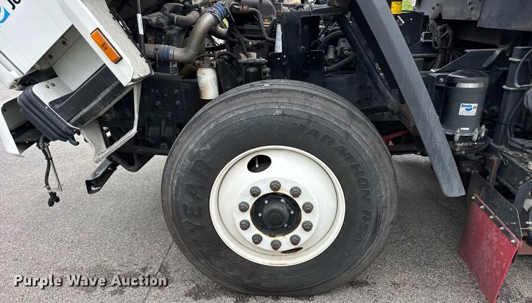 image for item DH9927 2007 Freightliner FC80 street sweeper truck