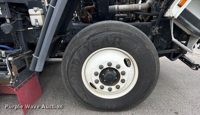 image for item DH9927 2007 Freightliner FC80 street sweeper truck