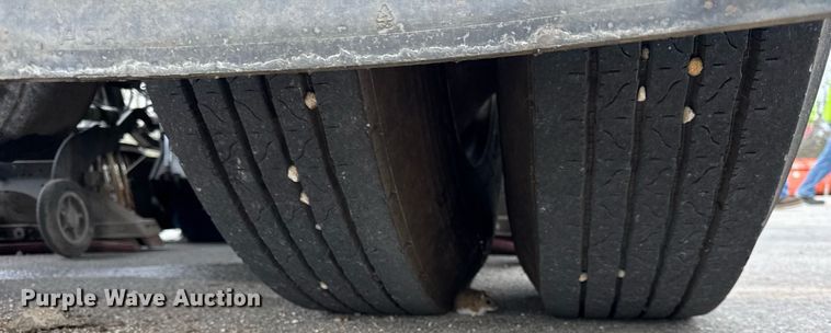 image for item DH9927 2007 Freightliner FC80 street sweeper truck