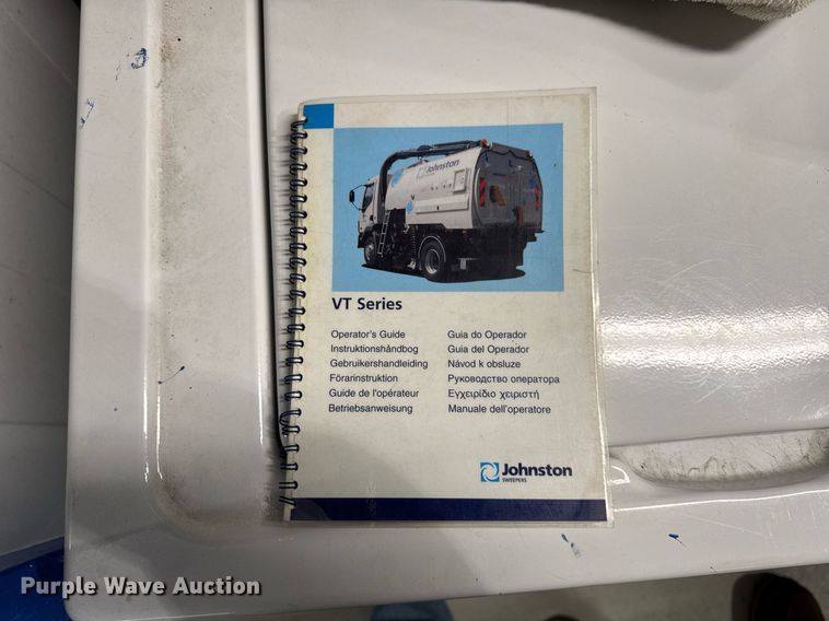 image for item DH9927 2007 Freightliner FC80 street sweeper truck