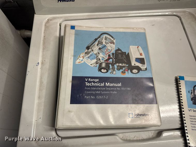 image for item DH9927 2007 Freightliner FC80 street sweeper truck