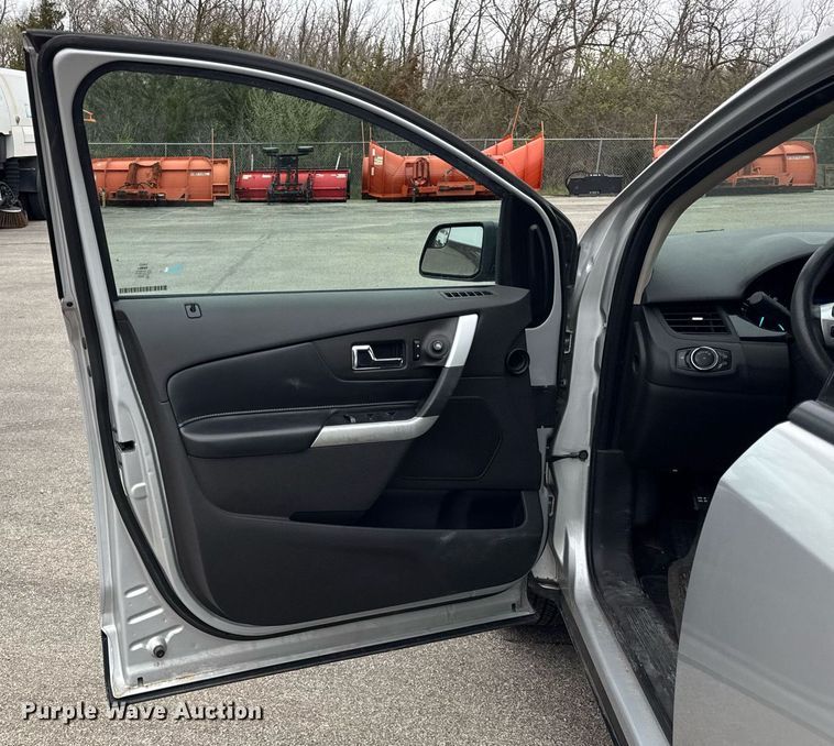 image for item DH9928 2012 Ford Edge SUV