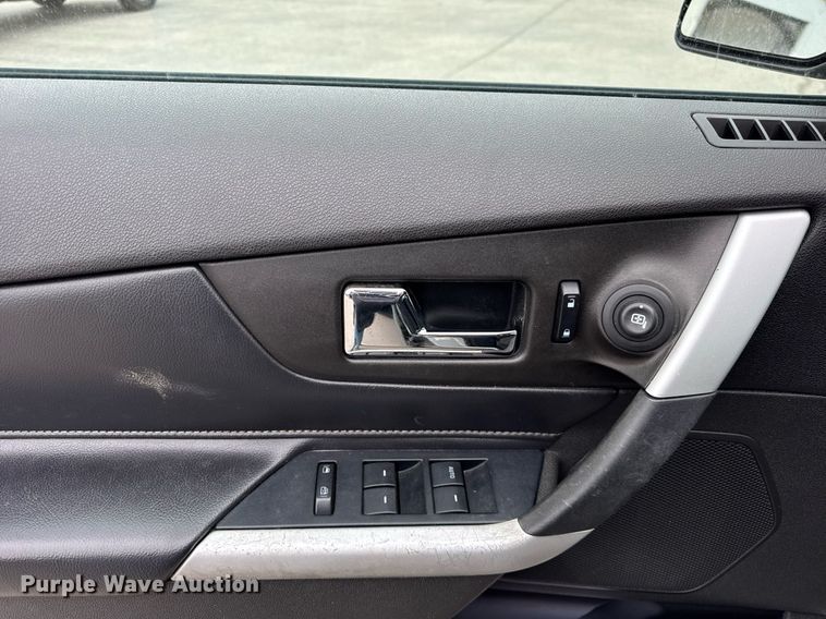 image for item DH9928 2012 Ford Edge SUV