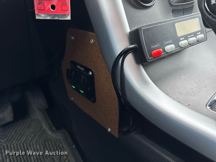 image for item DH9928 2012 Ford Edge SUV