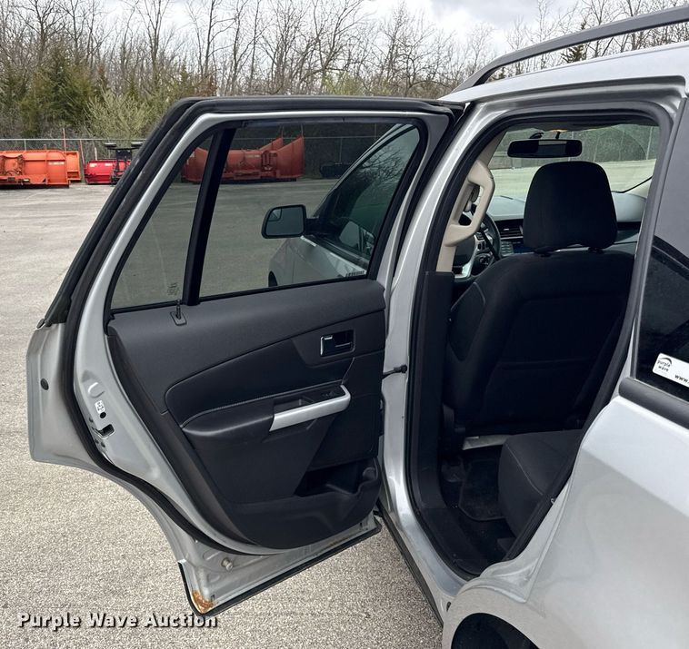 image for item DH9928 2012 Ford Edge SUV