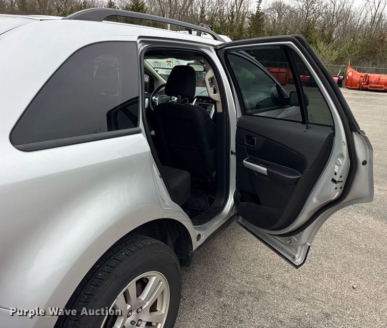 image for item DH9928 2012 Ford Edge SUV