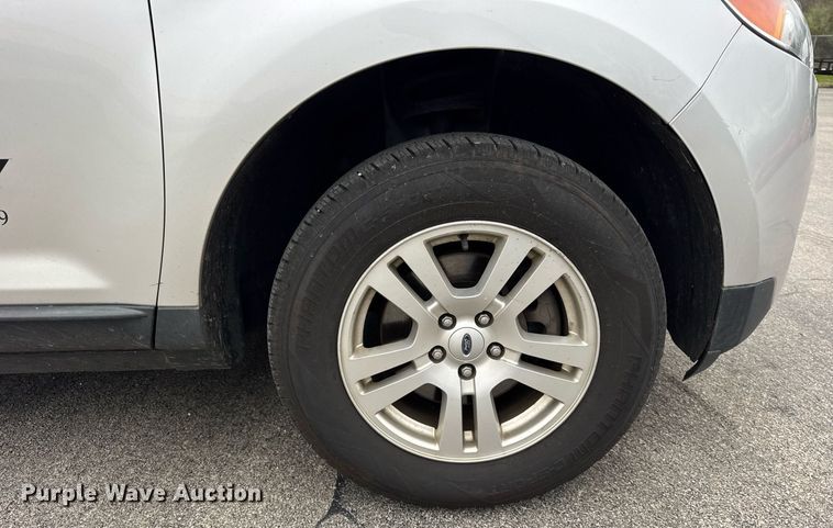 image for item DH9928 2012 Ford Edge SUV