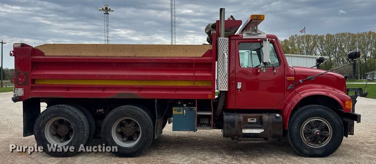 image for item DH9929 1999 International F4900 dump truck