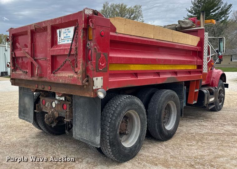 image for item DH9929 1999 International F4900 dump truck