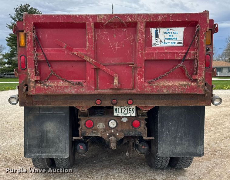 image for item DH9929 1999 International F4900 dump truck