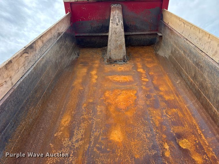 image for item DH9929 1999 International F4900 dump truck