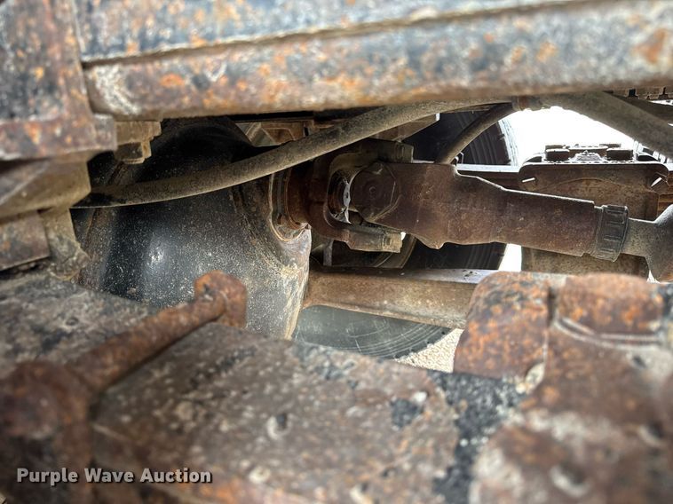 image for item DH9929 1999 International F4900 dump truck