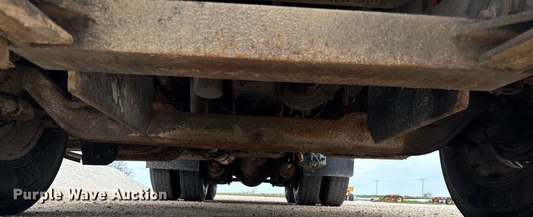 image for item DH9929 1999 International F4900 dump truck