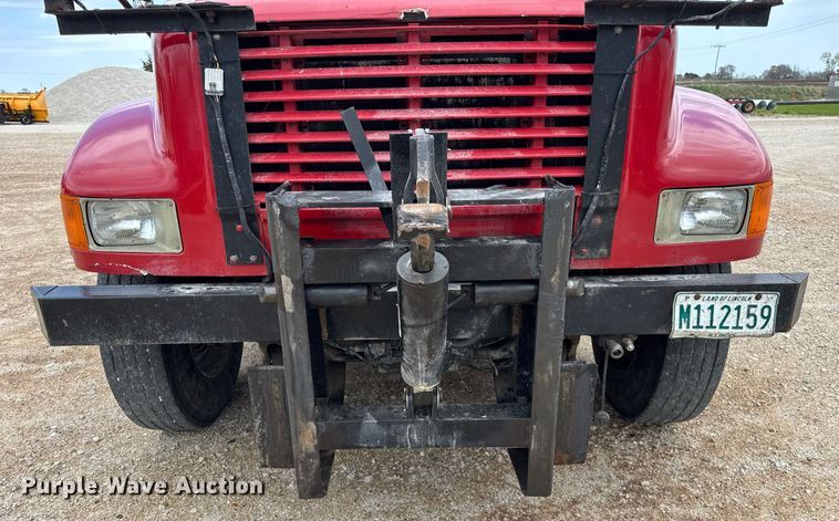 image for item DH9929 1999 International F4900 dump truck