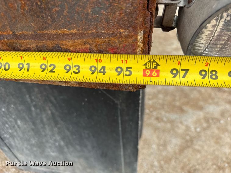 image for item DH9929 1999 International F4900 dump truck