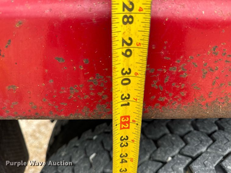 image for item DH9929 1999 International F4900 dump truck