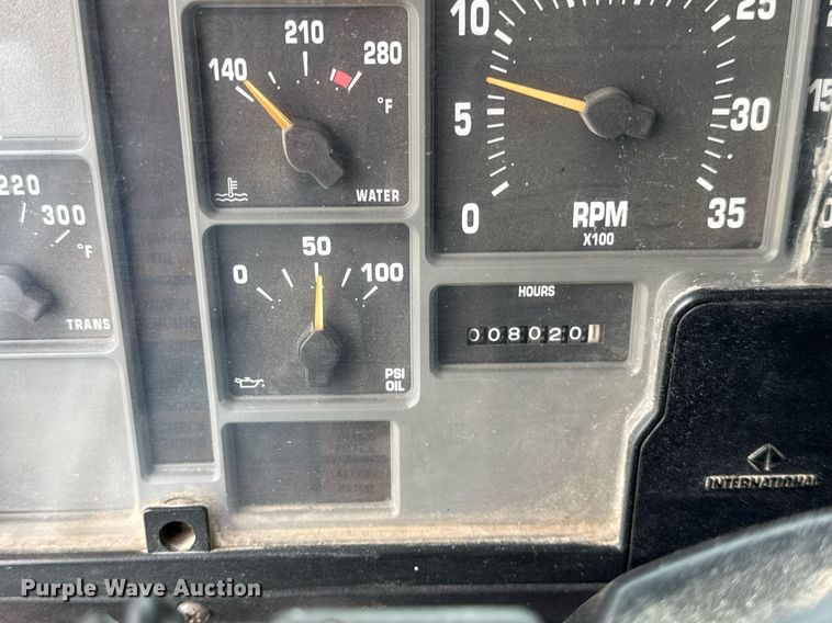 image for item DH9929 1999 International F4900 dump truck